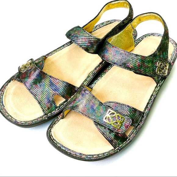 Algeria Butterfly Sandals Leather Material